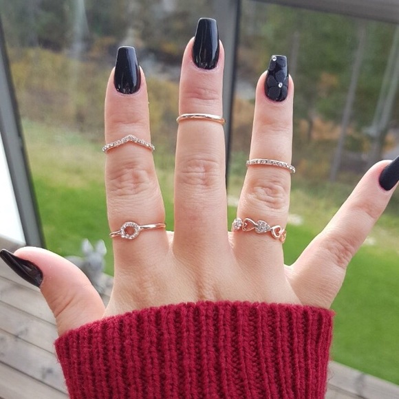 Sold 💜💚Rose gold rings (not real gold) 💜💚 - Picture 4 of 4